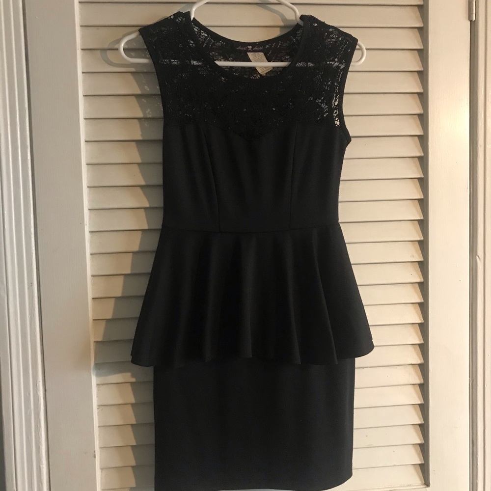 3/$15 Black dress size small